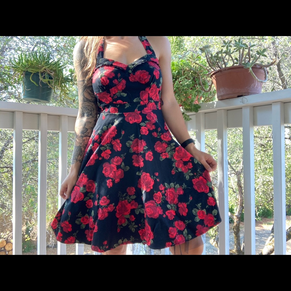 Hot Topic Pinup Style Rose Dress